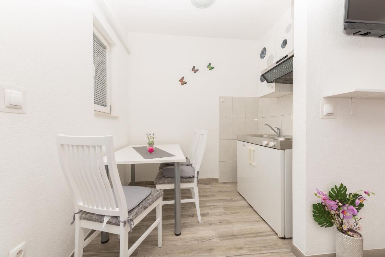 Apartmani Franko Baška Voda المظهر الخارجي الصورة