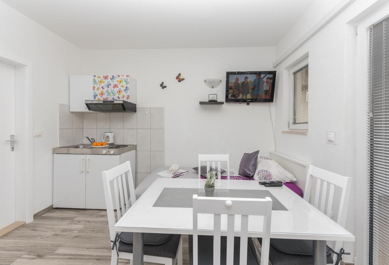 Apartmani Franko Baška Voda المظهر الخارجي الصورة