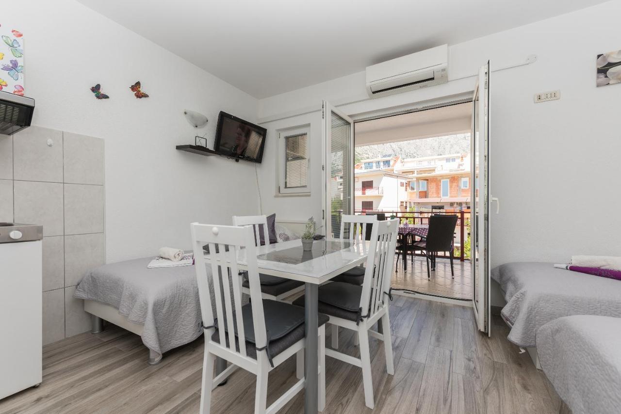 Apartmani Franko Baška Voda المظهر الخارجي الصورة