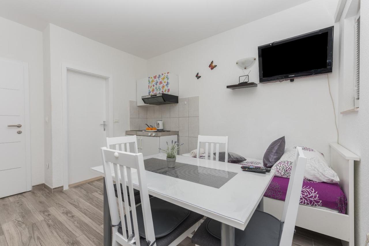 Apartmani Franko Baška Voda المظهر الخارجي الصورة