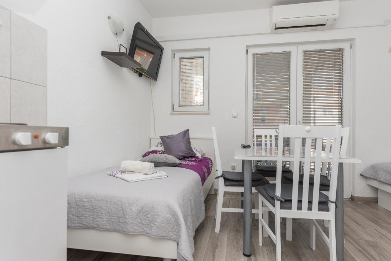 Apartmani Franko Baška Voda المظهر الخارجي الصورة