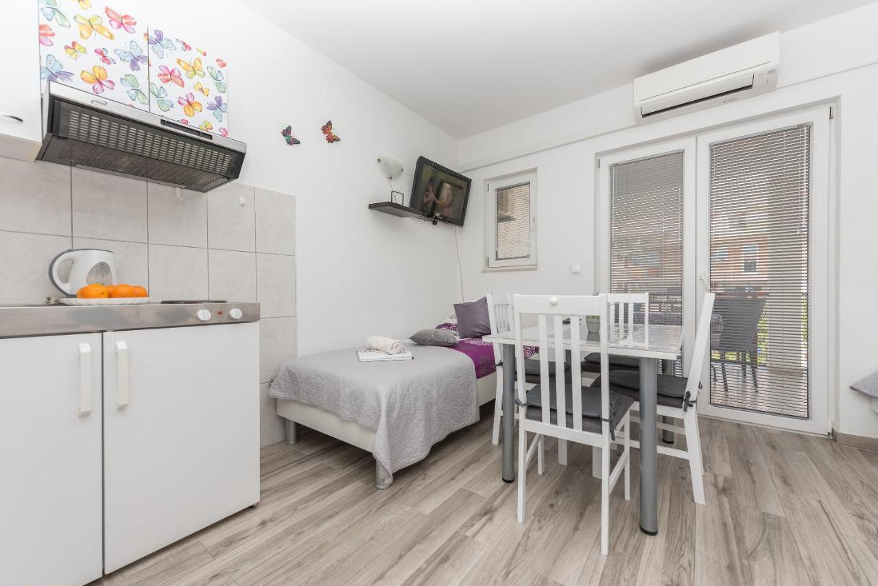 Apartmani Franko Baška Voda المظهر الخارجي الصورة