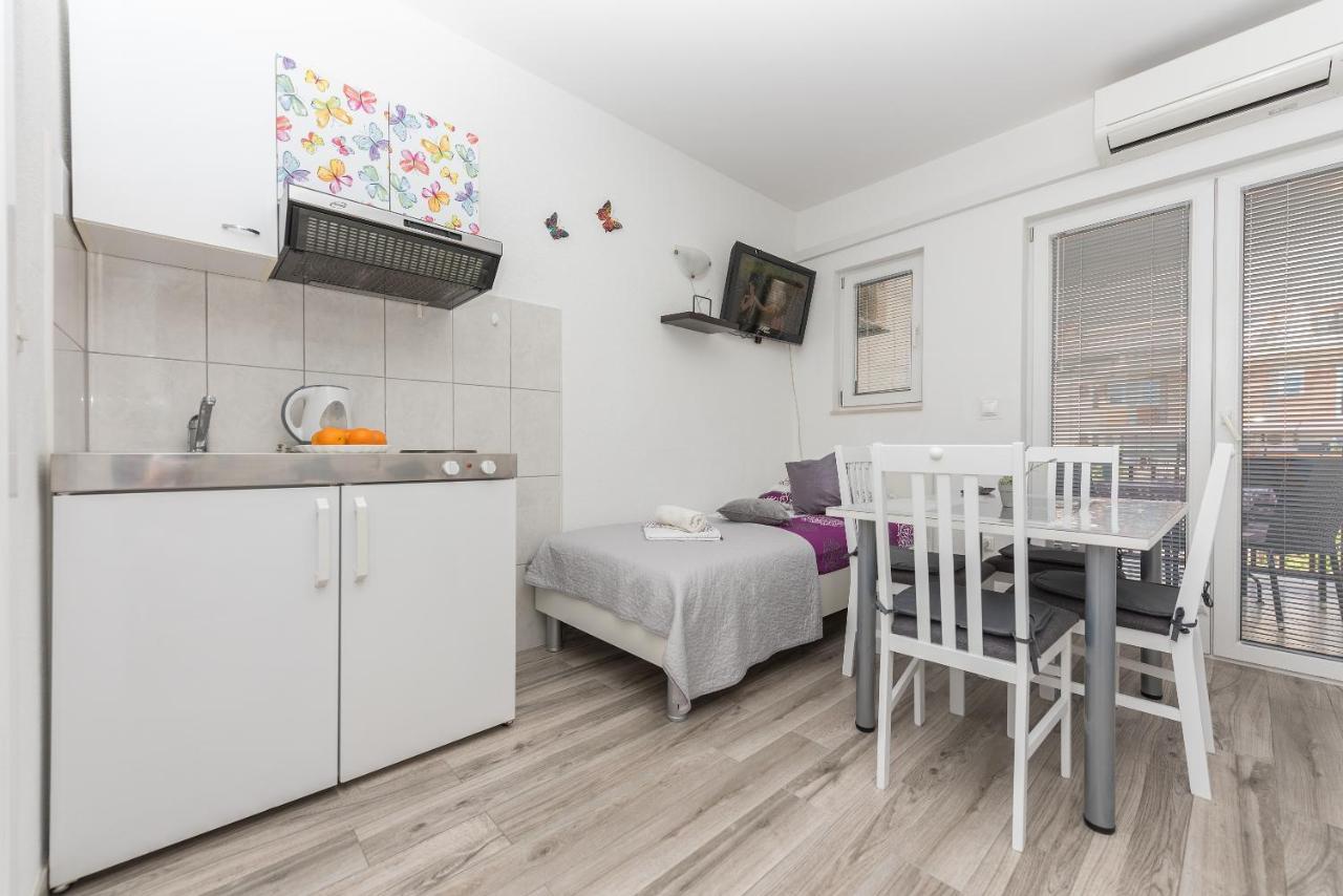 Apartmani Franko Baška Voda المظهر الخارجي الصورة