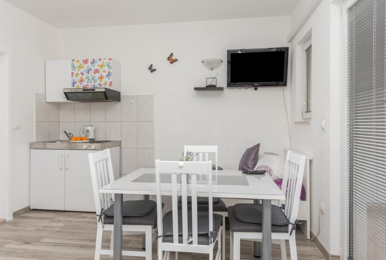 Apartmani Franko Baška Voda المظهر الخارجي الصورة